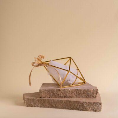 Μπομπονιέρα μεταλλική σε γεωμετρικό σχήμα - Image 1