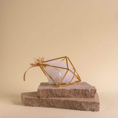 Μπομπονιέρα μεταλλική σε γεωμετρικό σχήμα - Image 2